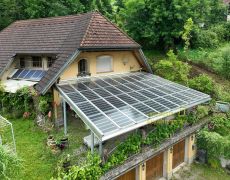 Terrassendach Mit Halbzellen Solarglas Lichtdurchlaessig